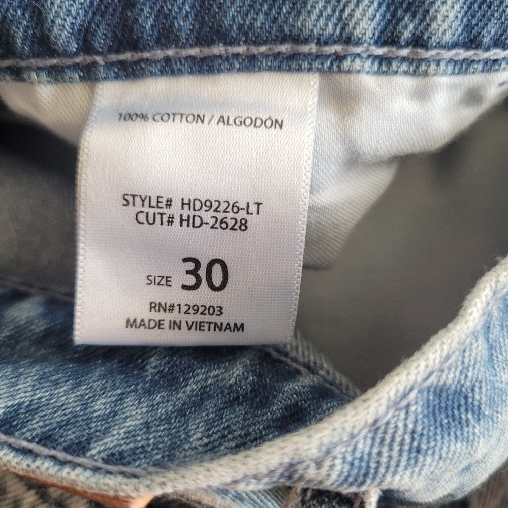 Hidden Women’s Distressed Jeans Size 30 Light Wash Classic 32" Wideleg with belt - Picture 8 of 9